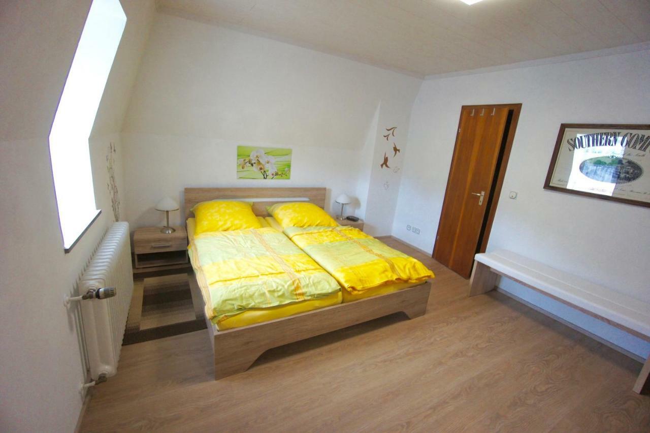 Ferienwohnung Michels แบร์นคาสเทล-คืสท์ ภายนอก รูปภาพ